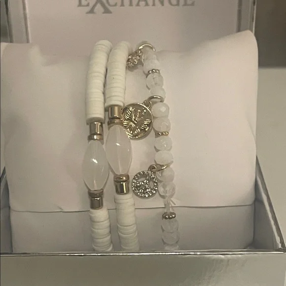 American Exchange White Beaded Stretch Bracelet Set Gold Accents - Picture 3 of 3